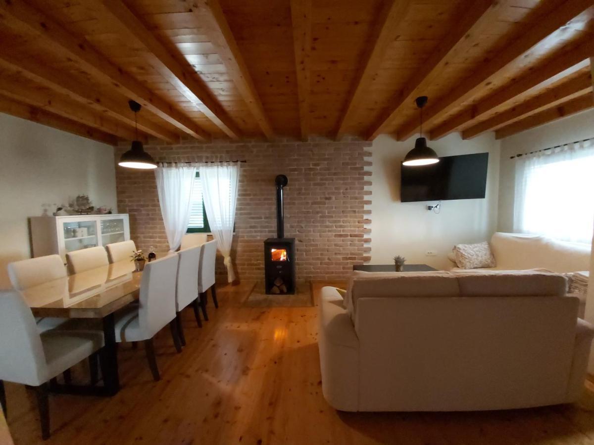 Villa Stone Pearl With Heated Swimming Pool 스베티필립아이자코브 외부 사진