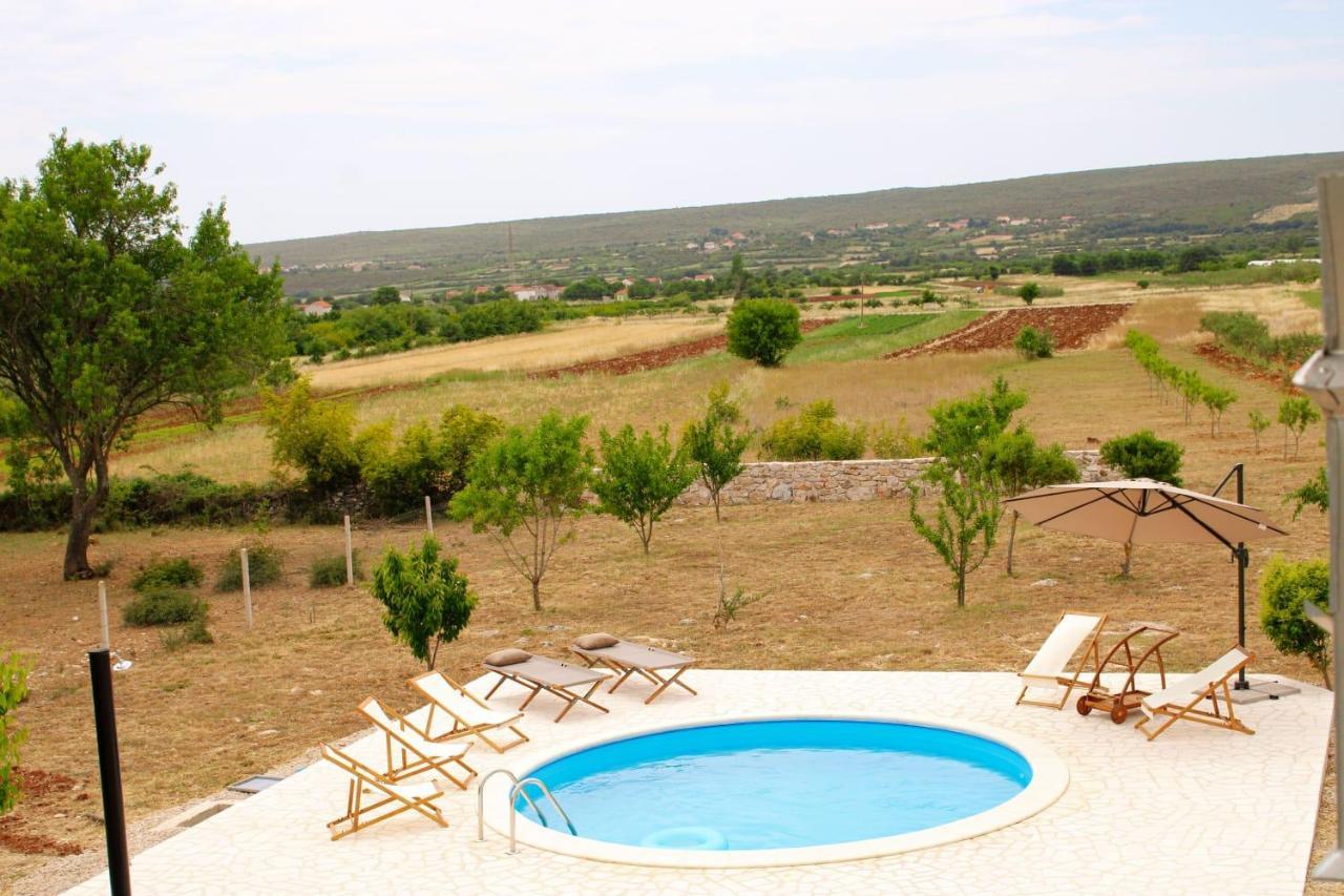 Villa Stone Pearl With Heated Swimming Pool 스베티필립아이자코브 외부 사진