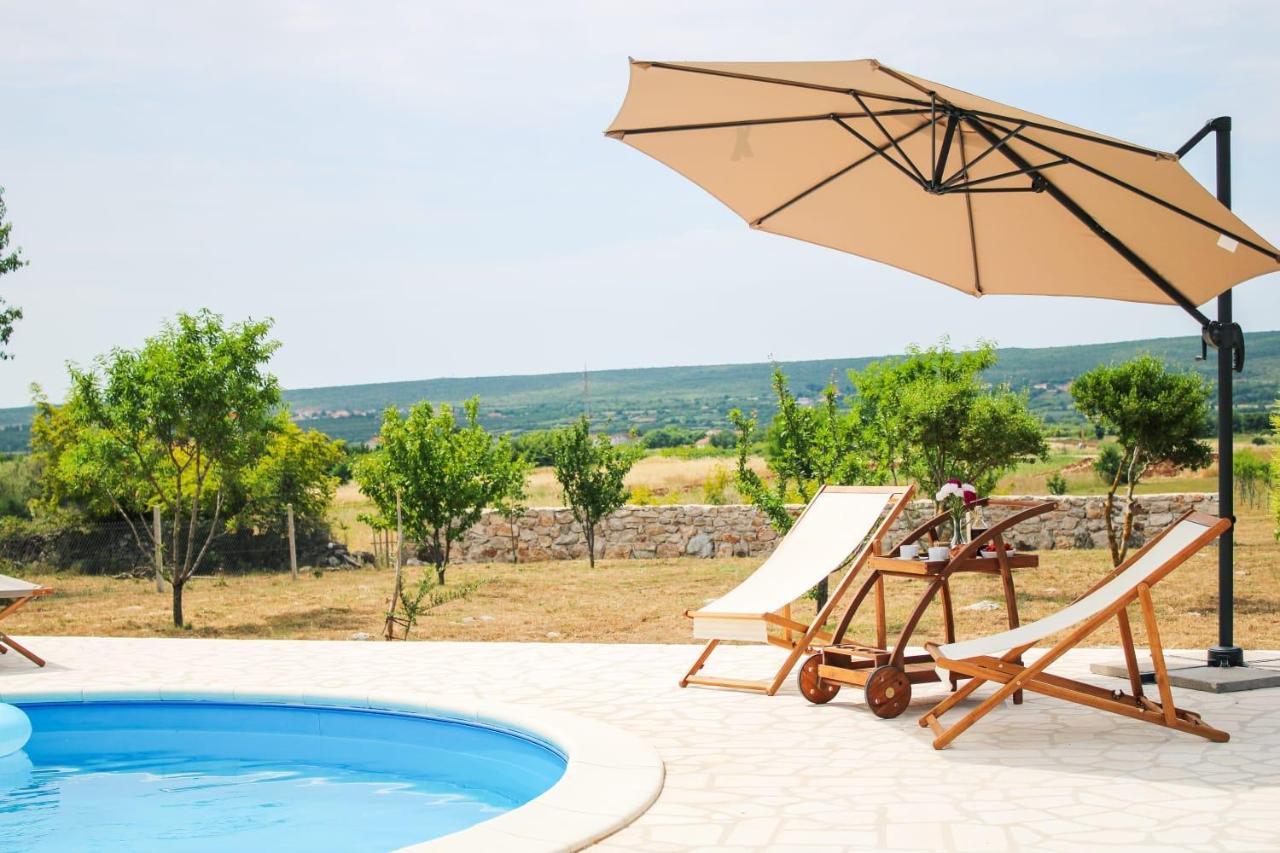 Villa Stone Pearl With Heated Swimming Pool 스베티필립아이자코브 외부 사진
