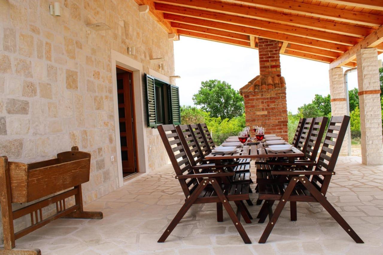 Villa Stone Pearl With Heated Swimming Pool 스베티필립아이자코브 외부 사진