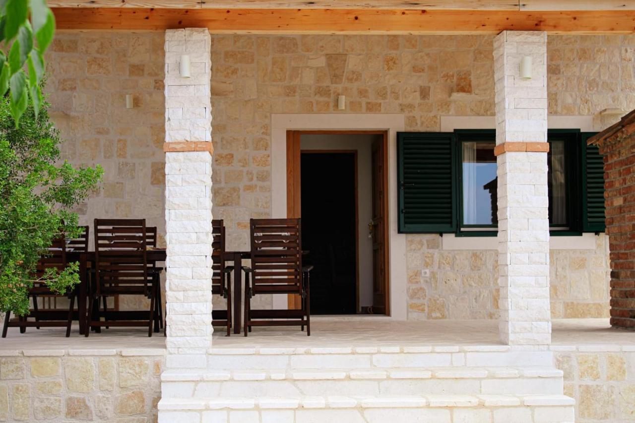 Villa Stone Pearl With Heated Swimming Pool 스베티필립아이자코브 외부 사진