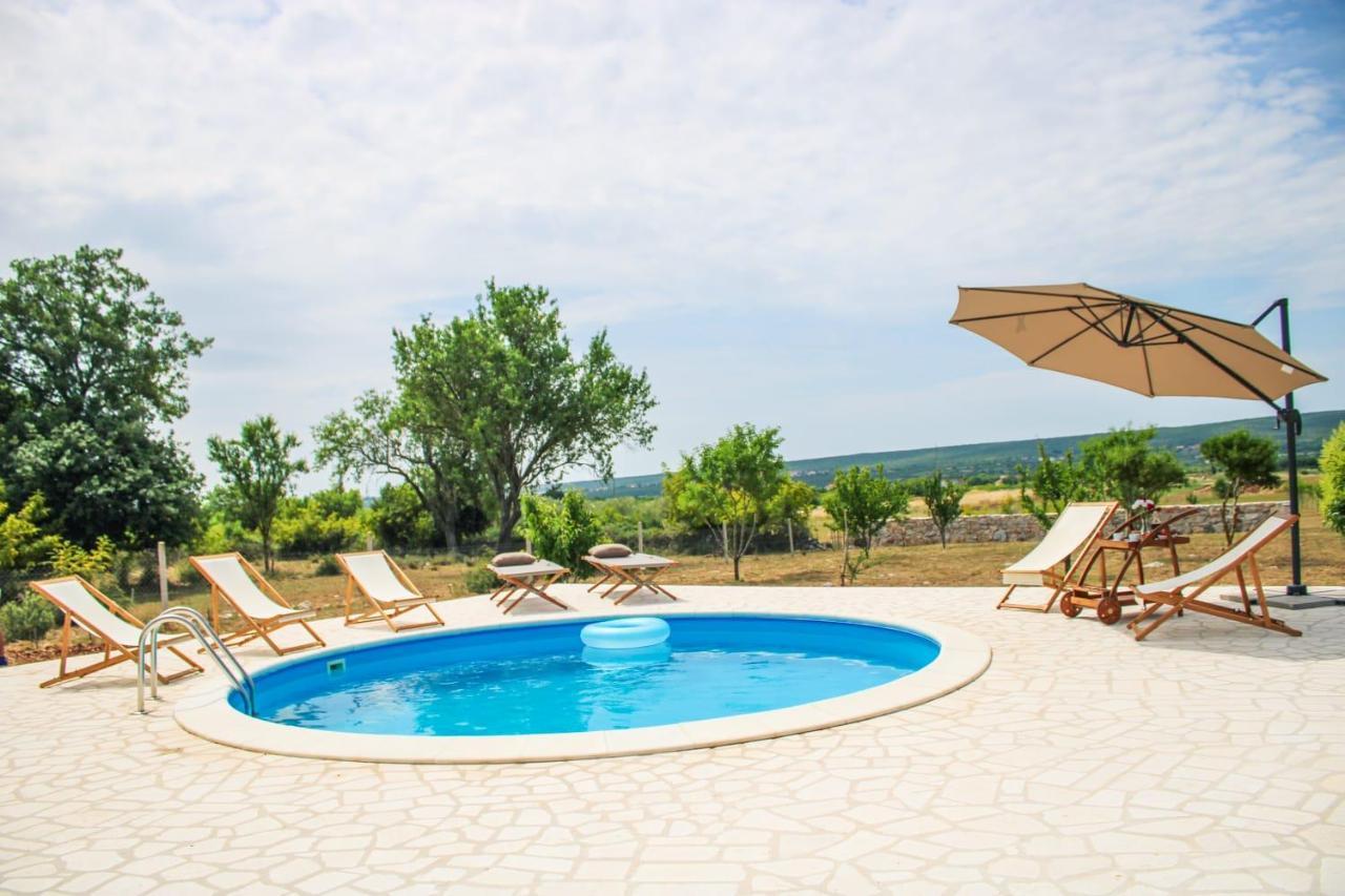 Villa Stone Pearl With Heated Swimming Pool 스베티필립아이자코브 외부 사진
